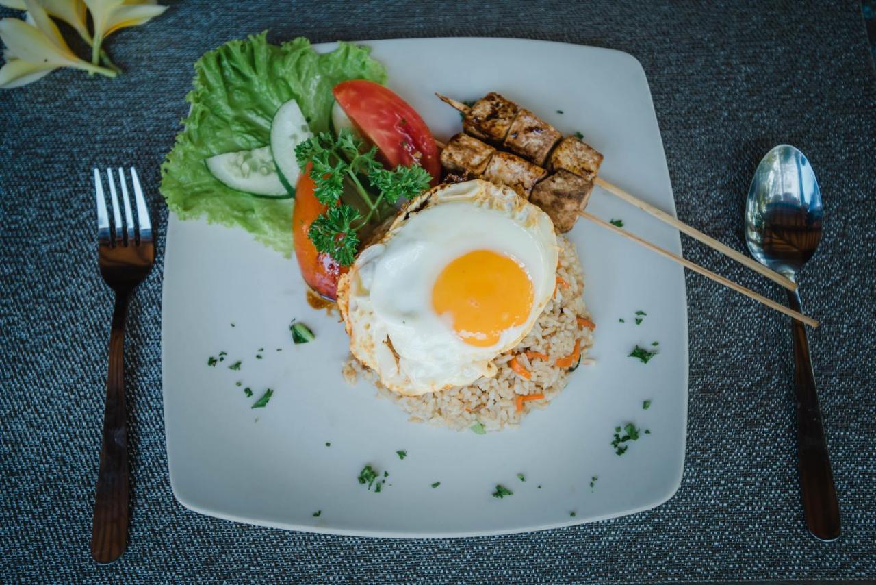 Acala Hostel & Reef Bar Toyapakeh Zewnętrze zdjęcie