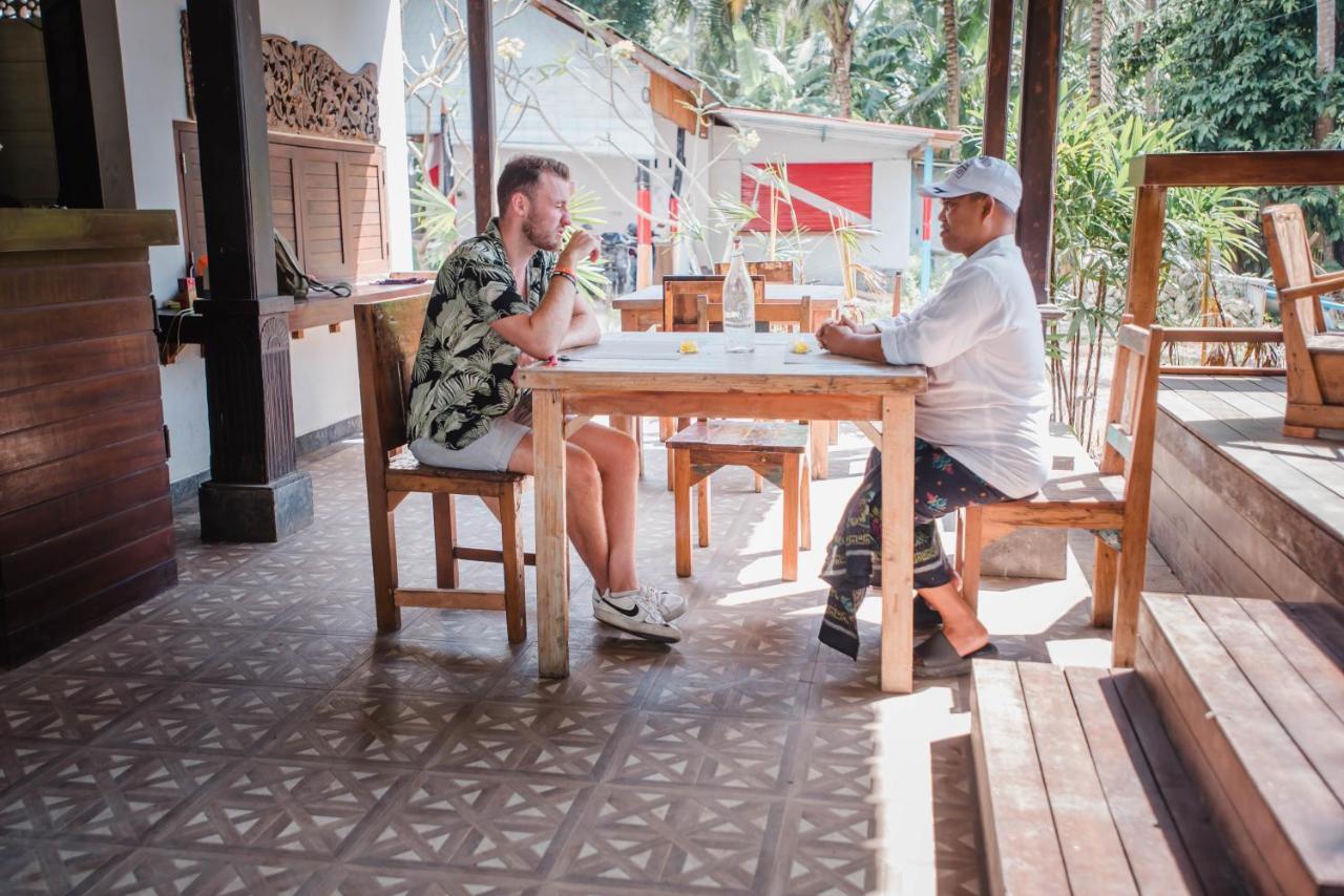 Acala Hostel & Reef Bar Toyapakeh Zewnętrze zdjęcie