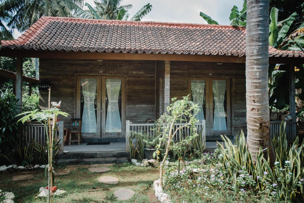 Acala Hostel & Reef Bar Toyapakeh Zewnętrze zdjęcie