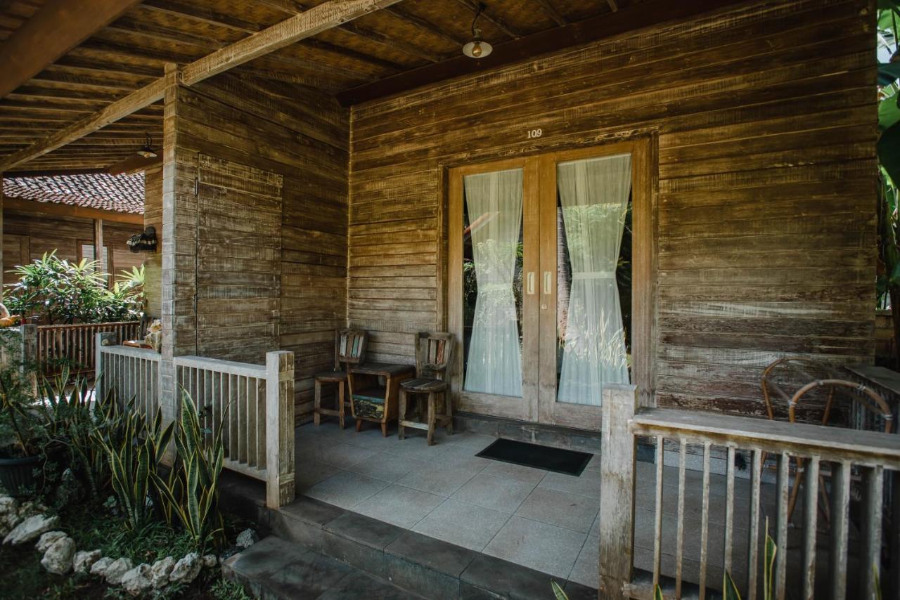 Acala Hostel & Reef Bar Toyapakeh Zewnętrze zdjęcie