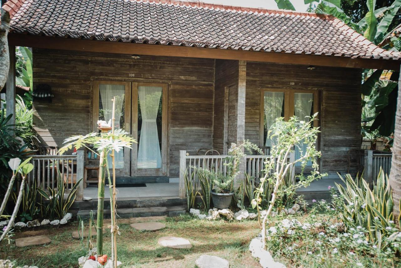 Acala Hostel & Reef Bar Toyapakeh Zewnętrze zdjęcie