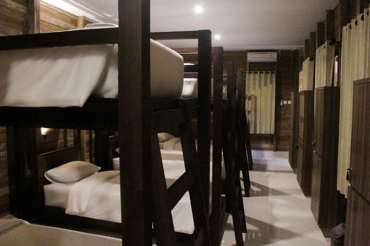 Acala Hostel & Reef Bar Toyapakeh Zewnętrze zdjęcie
