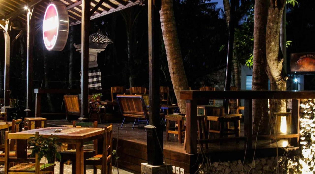 Acala Hostel & Reef Bar Toyapakeh Zewnętrze zdjęcie